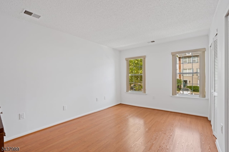 Society Hill at Newark - Residential
