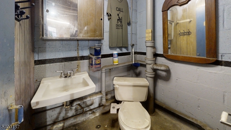Commercial/Light Industrial - Commercial Sale