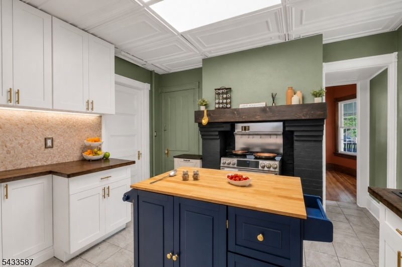 Whitehouse Station - Residential