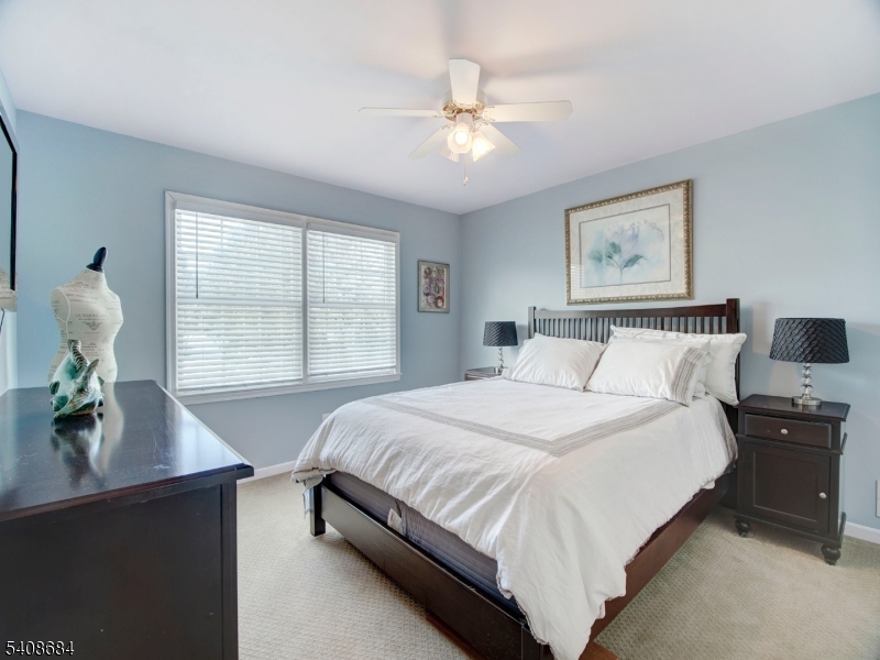 POETS PEAK - Residential