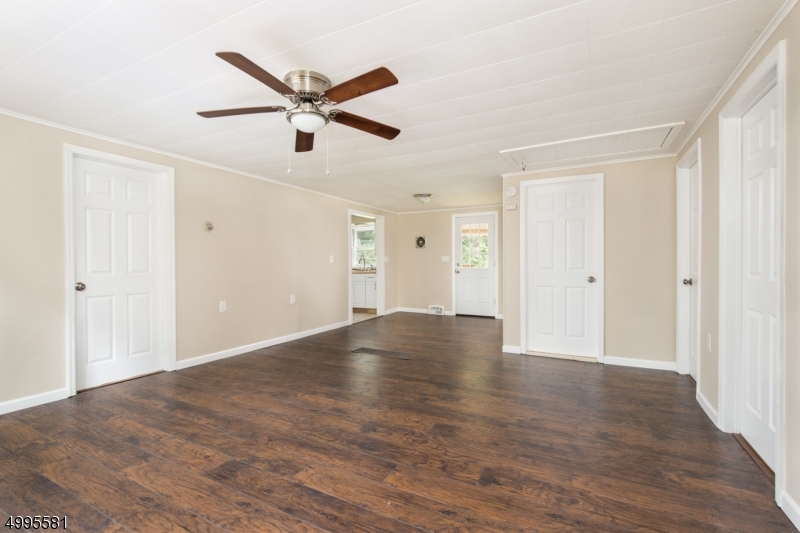 SILVER LAKE - Residential Lease