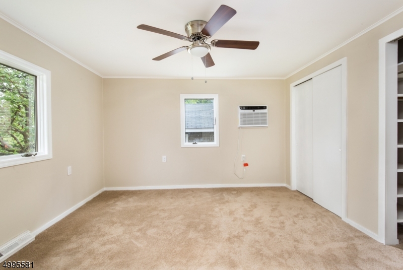 SILVER LAKE - Residential Lease