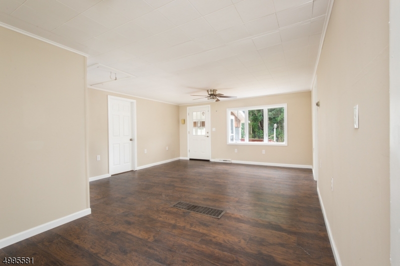 SILVER LAKE - Residential Lease