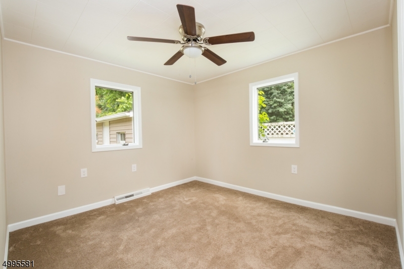 SILVER LAKE - Residential Lease