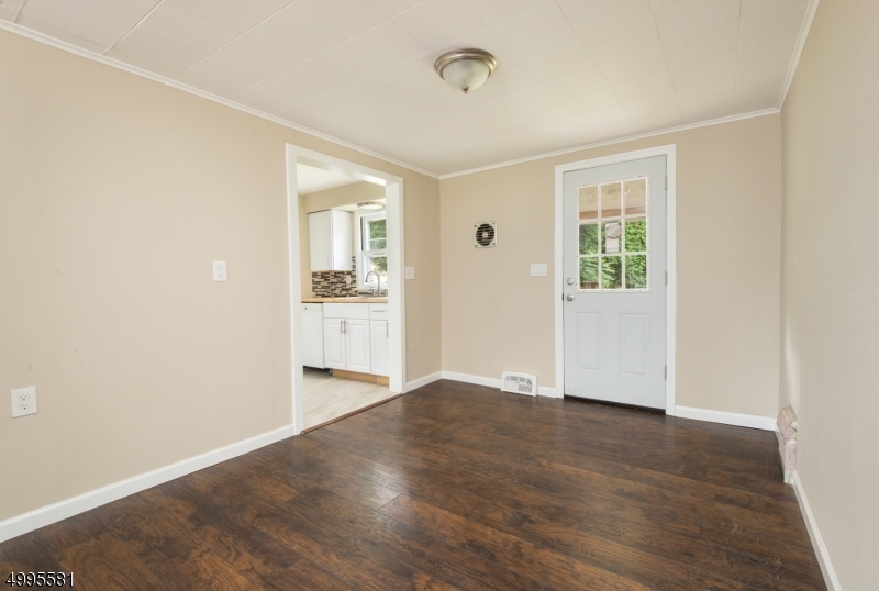 SILVER LAKE - Residential Lease