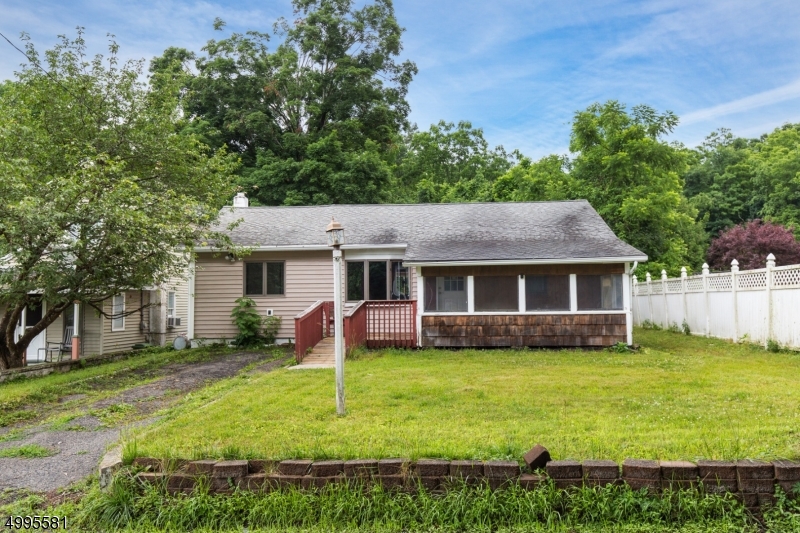 SILVER LAKE - Residential Lease