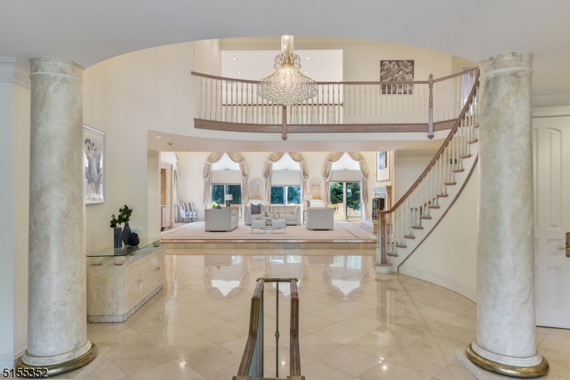 COUNTRY CLUB ESTATES - Residential