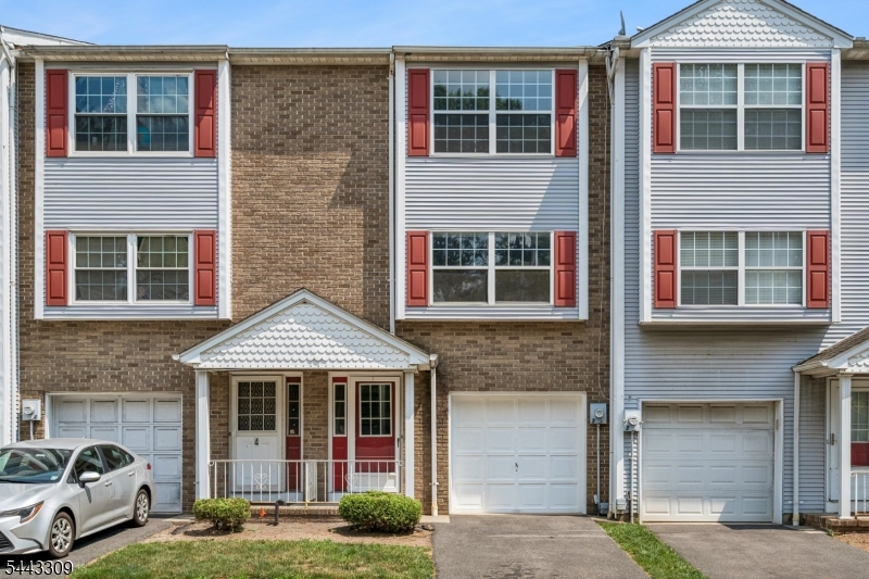 East Grand Manor - Residential