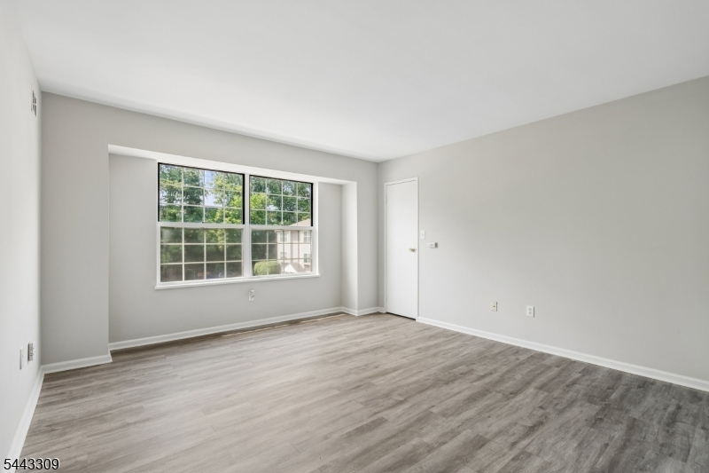 East Grand Manor - Residential