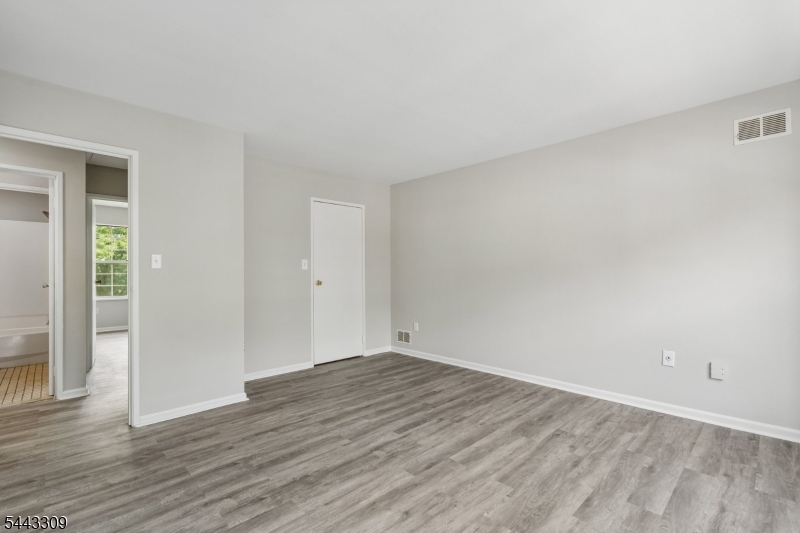 East Grand Manor - Residential