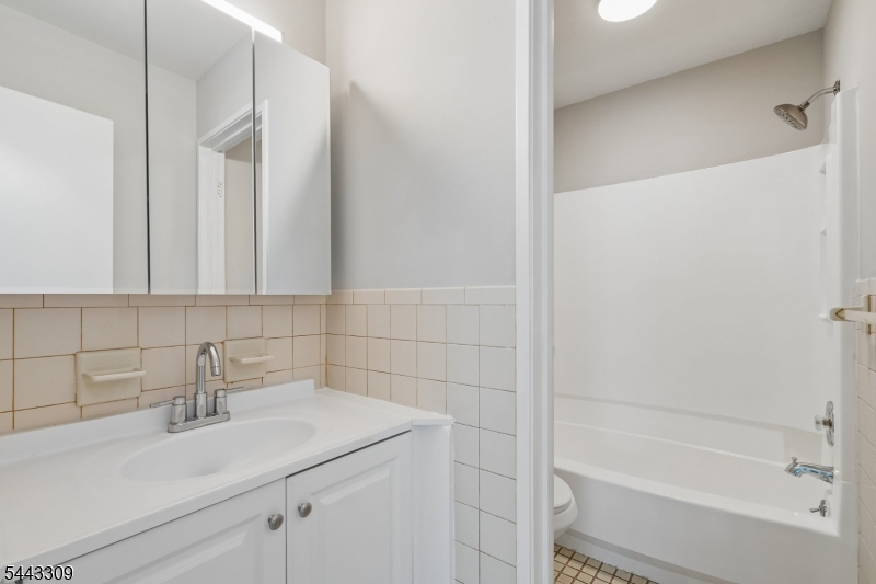 East Grand Manor - Residential