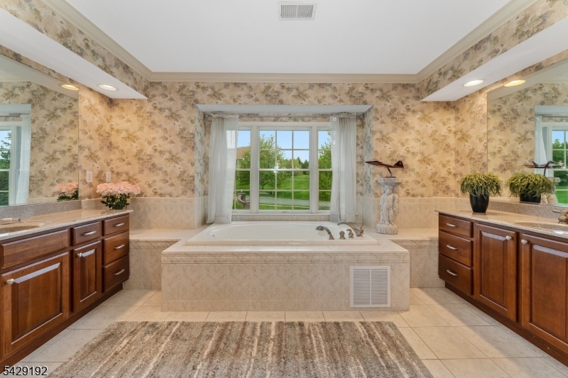 KENTVIEW ESTATES - Residential