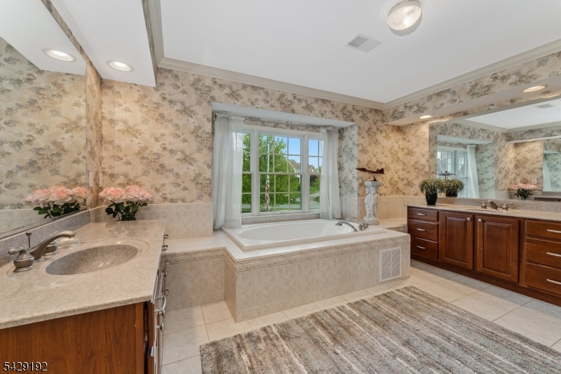KENTVIEW ESTATES - Residential