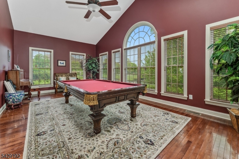 KENTVIEW ESTATES - Residential