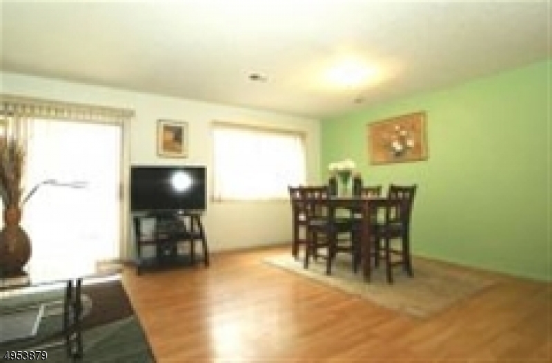 DRAKESVILLE - Residential Lease