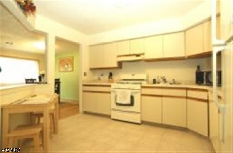 DRAKESVILLE - Residential Lease