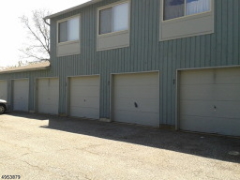DRAKESVILLE - Residential Lease