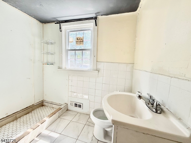 station - Residential Income