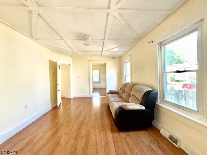 station - Residential Income