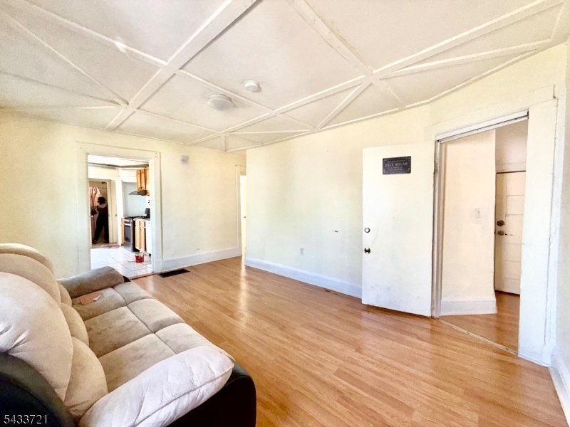 station - Residential Income
