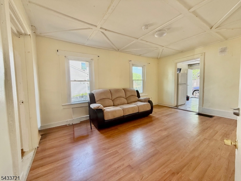 station - Residential Income