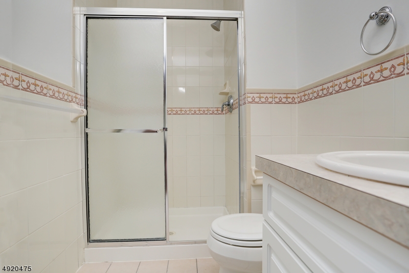 Glenmont Commons - Residential Lease