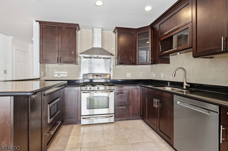 Hunting Hills - Residential