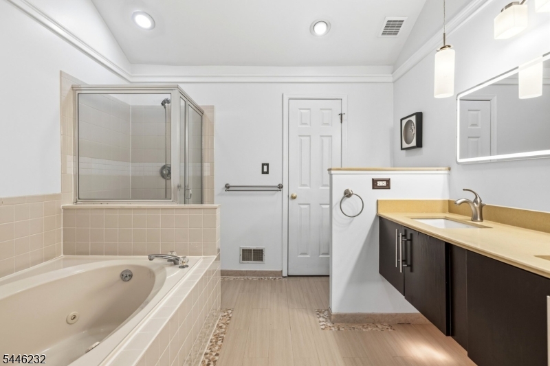 Hunting Hills - Residential