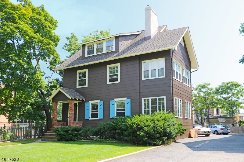 This unit is in a prime location only a short distance to town and train.  This apartment is larger than most homes. Very spacious rooms.