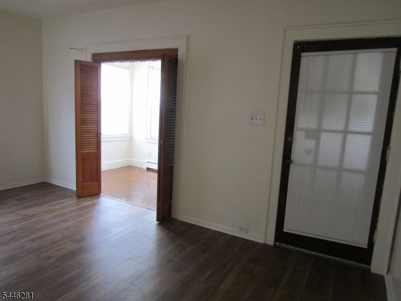Newly renovated clean spacious 1st floor apt in 2 family. Owner lives on 2nd floor, no pets, no smoking.