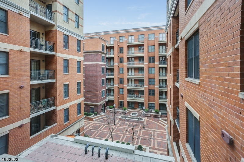 40 Park Place - Residential