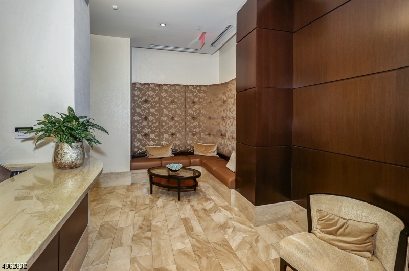 40 Park Place - Residential
