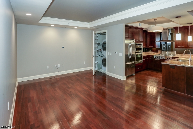40 Park Place - Residential