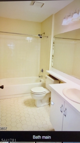 Society Hill ll - Residential Lease