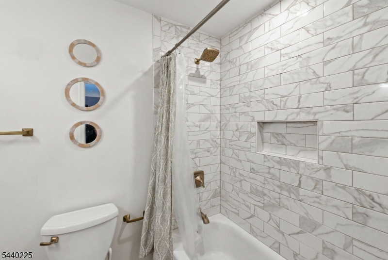 Clinton Knolls - Residential