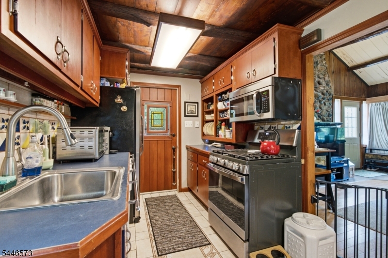Cupsaw Lake - Residential