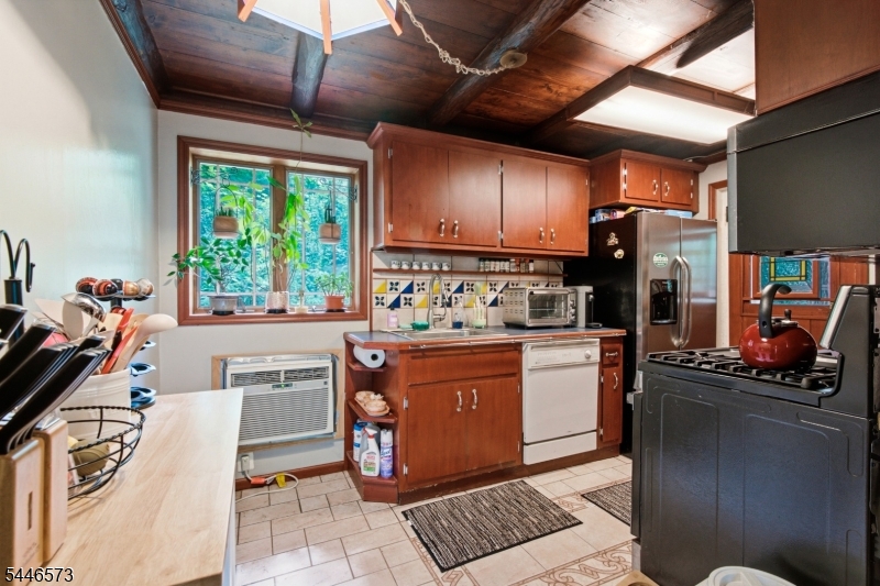 Cupsaw Lake - Residential