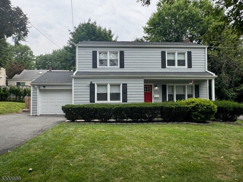For rent! Check out this beautifully updated 3 Bedroom, 2.5 Bath Colonial with Central Air, Eat-In-Kitchen & stainless steel appliances, separate dining room, 1st floor laundry/mud room, partially finished basement, 1 car garage, large backyard and hardwood floors. Master suite with custom designed bathroom and walk-in closet. Great location, perfect for commuting, entertainment, schools, parks and everything in between!