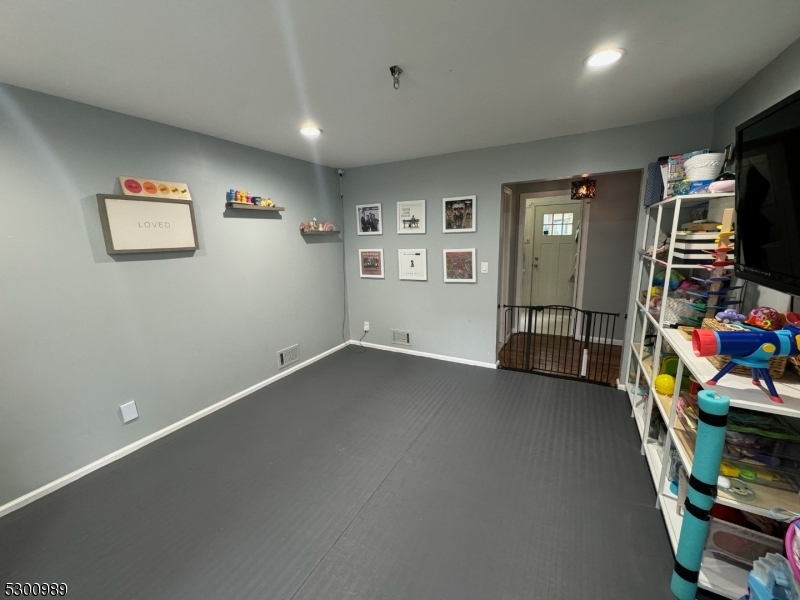 Pleasantdale - Residential Lease