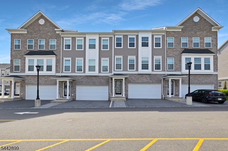 Collection At Morris Plains - Residential Lease