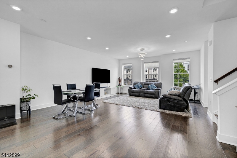 Collection At Morris Plains - Residential Lease