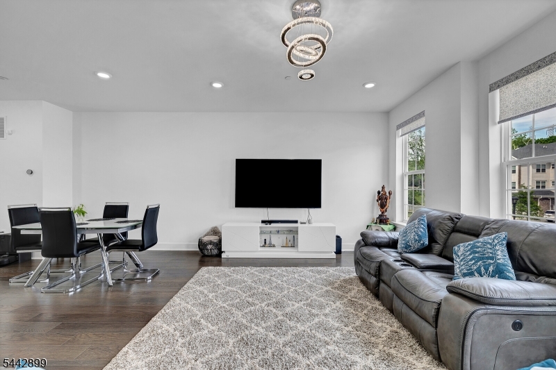 Collection At Morris Plains - Residential Lease