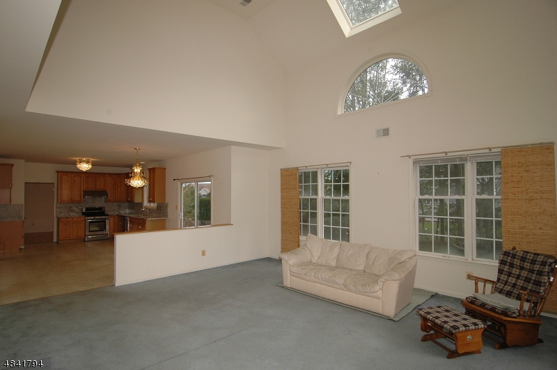 POETS PEAK - Residential