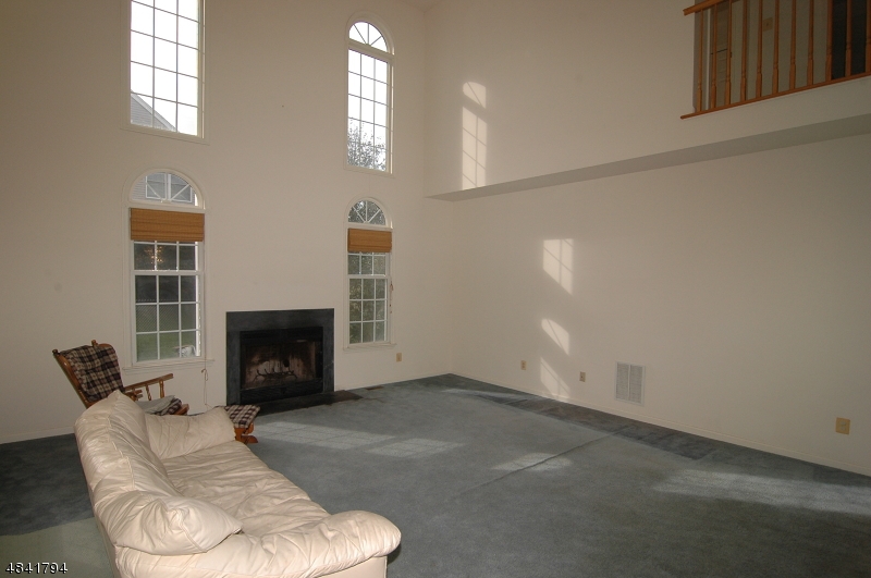 POETS PEAK - Residential