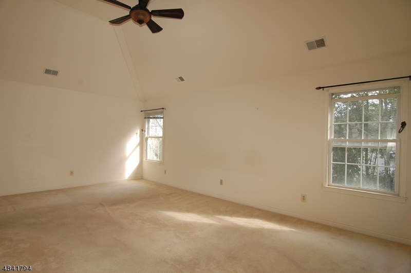 POETS PEAK - Residential
