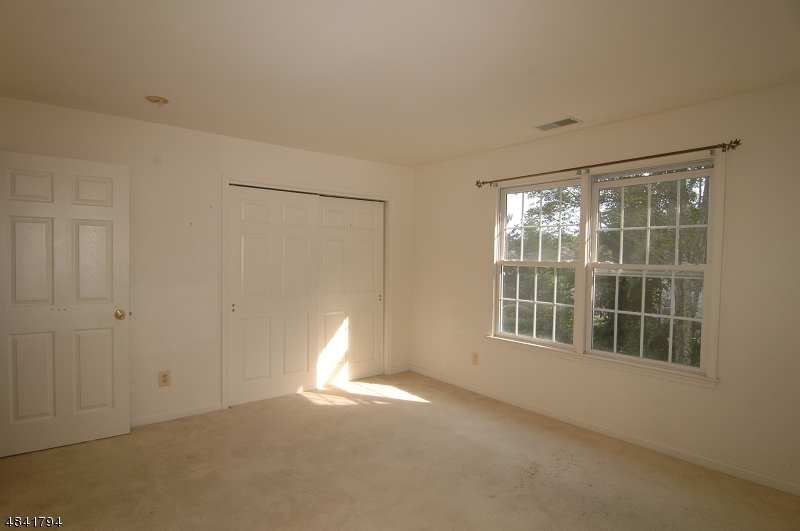 POETS PEAK - Residential