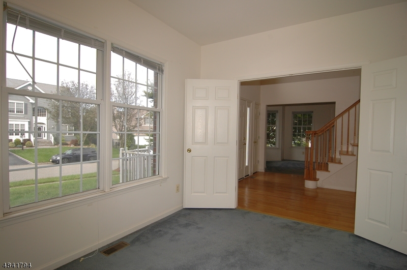 POETS PEAK - Residential