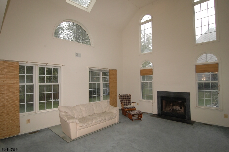 POETS PEAK - Residential