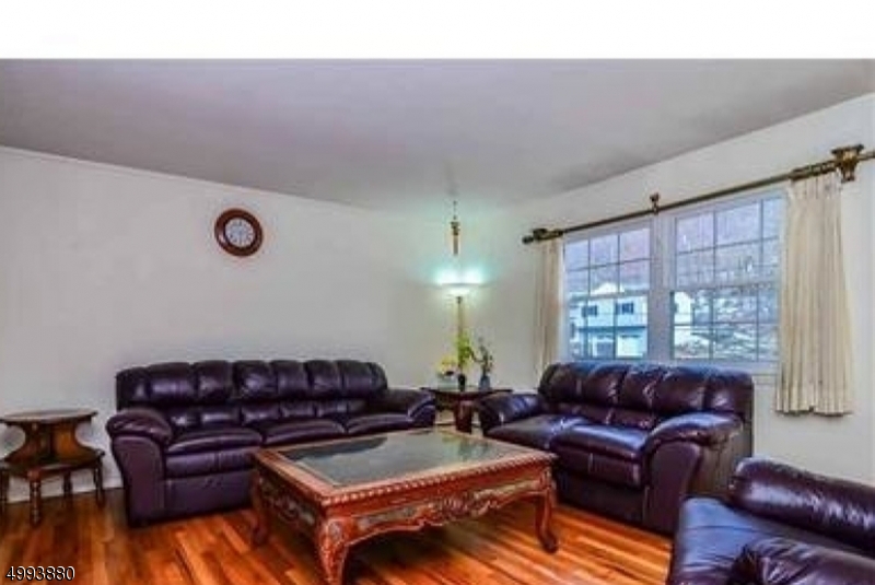 KNOLLS - Residential