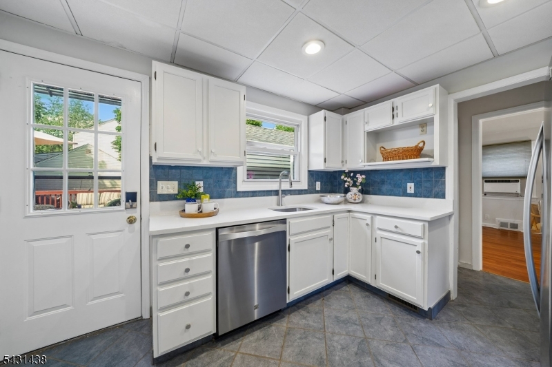 WEST MONTROSE - Residential